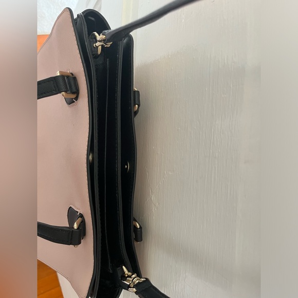 Kate Spade Leather crossbody with matching Wallet - Picture 6 of 8